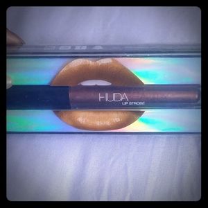 NWT Huda Beauty Lip Strobe Lipgloss